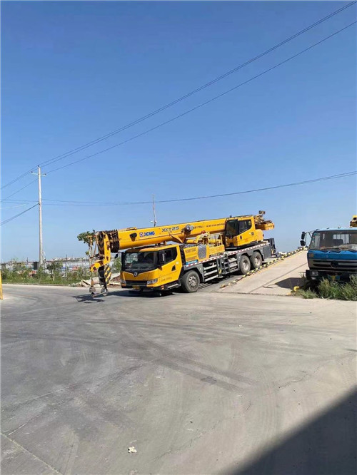 曲江区吊车作业时，可能会产生哪些额外收费项目？